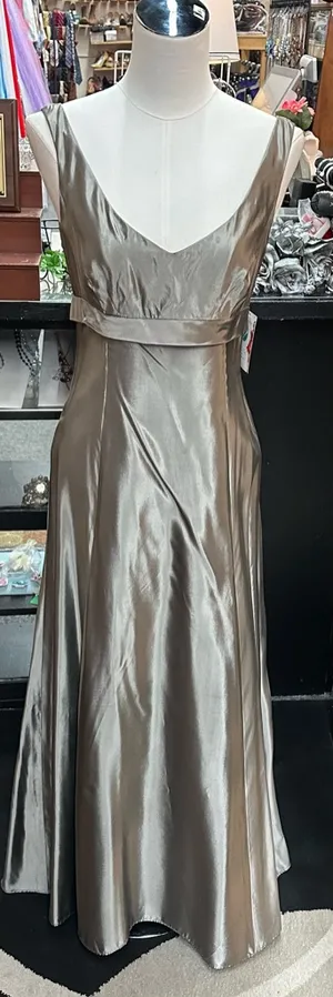 Vera Wang sz 10 gray long formal dress thumbnail 1