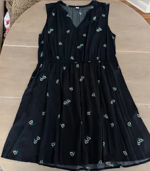 Old Navy XL Black Daisy Floral Sleeveless Fit & Flare Dress V Neck thumbnail 1