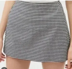 Urban Outfitters Classic Black and White Gingham Checkered Skirt Size Small Pock thumbnail 1