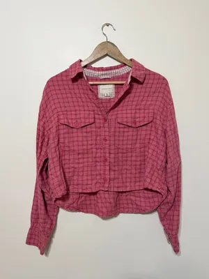 American Eagle Cropped Flannel Shirt Size Small Oversized Pink Button up thumbnail 2
