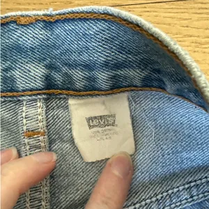 Levi's Jeans Distressed Ripped Size 36 Blue thumbnail 3