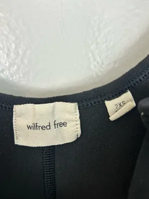 Wilfred Free Aritzia Divinity Kick Flare Black Sleevless Stretch Jumpsuit 2XS thumbnail 9