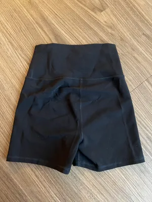 Alo Shorts thumbnail 4