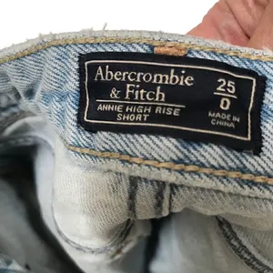 Abercrombie & Fitch Annie high-rise distressed‎ cut off denim jean shorts 25/0 thumbnail 3