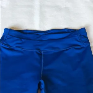 Fabletics Cropped Zippered Pocket Leggings thumbnail 4