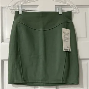 Lululemon Scuba Mini Olive Green Skirt size SP thumbnail 1