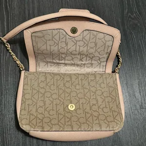 Calvin Klein Vintage Pink Leather Shoulder Purse Handbag w Metal Detail Strap thumbnail 4