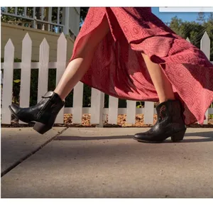 Ariat Darlin Western Booties Size 7 Old Black Round Toe Cowgirl Country Chic thumbnail 3
