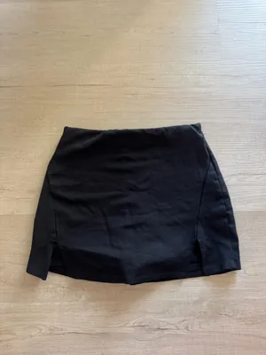 Black Windsor Skirt thumbnail 2