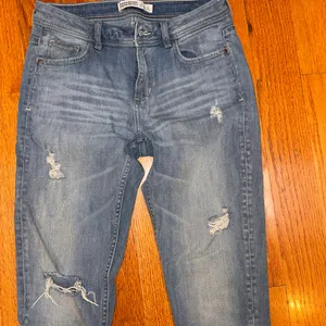 🍎Zara Distressed Light Blue Skinny Jeans thumbnail 3