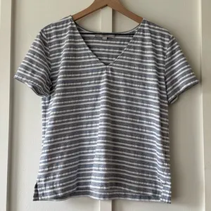 Loft Blue and White Textured Stripe V-Neck Tee thumbnail 8