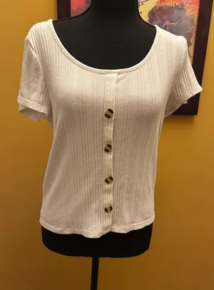Women’s Juniors Mudd Cream Ribbed Faux Button Top Size XL thumbnail 1
