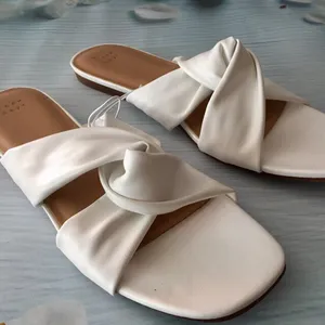 White Flats, Size 8 1/2 thumbnail 1