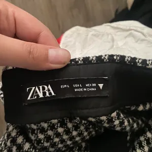 Zara shorts thumbnail 3