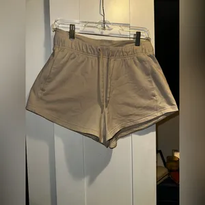 Lululemon Inner Glow High-Rise Short 3" - Mojave Tan thumbnail 2