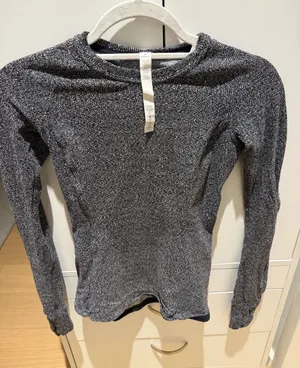 Lulu lemon Women's Black Heather Long-Sleeve Athletic Top thumbnail 1