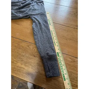 Athleta Long Sleeve Lightweight Weight Shirt Women Size Large Stretch Thumb Hole thumbnail 8