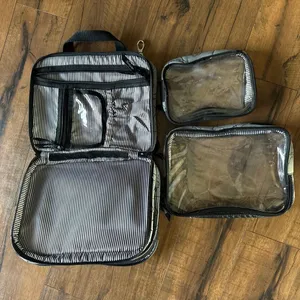 Thirty-One Quilted Floral Makeup/Toiletry Bag thumbnail 3