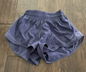 Lululemon Hotty Hot Short 2.5” thumbnail 1