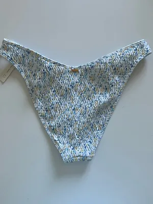 {Hollister} Brand New Floral Bikini Bottoms thumbnail 5
