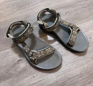 Teva Terra Fi 5 Universal Hiking Sandal Outdoor Women’s 9 thumbnail 1