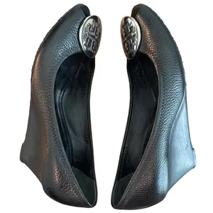 Tory Burch Peep Toe Wedge Pumps Black Leather Silver Logo Size 8 thumbnail 6