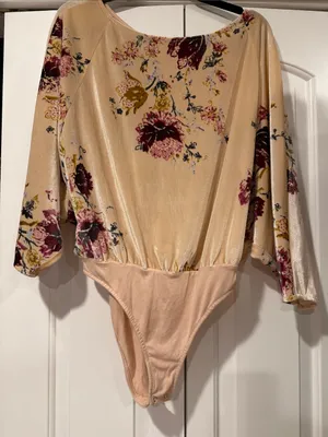 Free‎ People intimately Cream Floral dolman Sleeve bodysuit small thumbnail 4