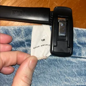 Good American good curve skinny crop distressed ankle size 18 jeans thumbnail 5