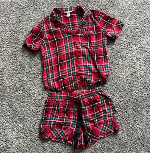 Victoria's Secret Red and Green Plaid Short Pajama Set thumbnail 2