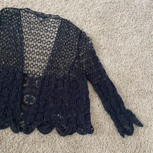 Forever 21 UNWORN Lace Cardigan thumbnail 3