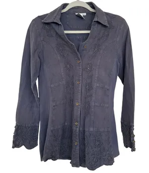 Parsley & Sage Women's Embroidered Floral Button Down Shacket, Size S, Pre Loved thumbnail 1