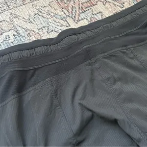 Lululemon Dance Studio Mid-Rise Crop 25" Black Pants Size 12 thumbnail 15