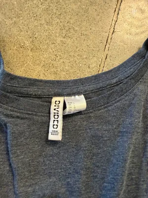 Divided H&M Short Sleeve Crew Tee thumbnail 2
