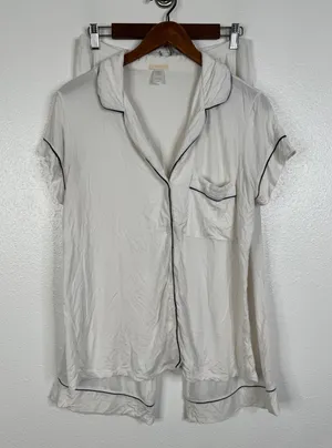Eberjey Gisele Pajama Set White Navy Piping Modal Short Sleeve Top Crop Pants M thumbnail 1