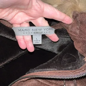 Gorgeous Marc New York Coyote Fur Trim Toggle Coat! thumbnail 8