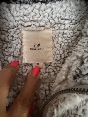 Thread & Supply Ivory Cozy Sherpa Teddy Zip Up Vest Jacket Gray Trim - Medium thumbnail 4