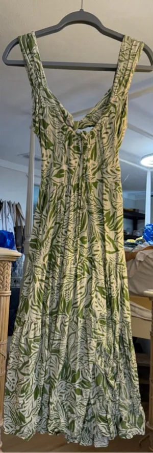 Angie Leaf Print Open Back Maxi Dress L thumbnail 1