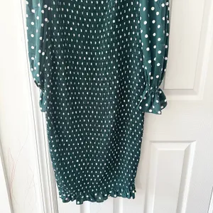 Petal & Pup Green White Polka Dot Smocked Bodycon Midi Dress Puff Sleeve US 10 thumbnail 9