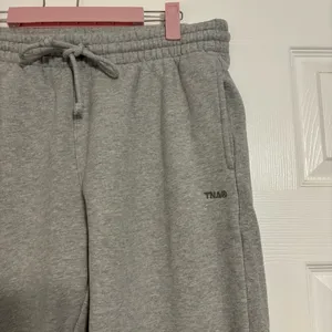 Aritzia TNA Grey Jogger Sweatpants thumbnail 4