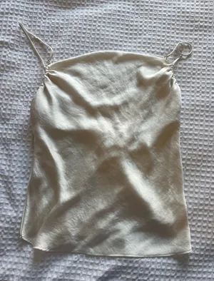 Aritzia Wilfred Allusion Camisole Satin medium thumbnail 1