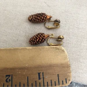 Vintage ClipOn Earrings thumbnail 3