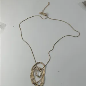 Elegant Gold Pendant Necklace thumbnail 7