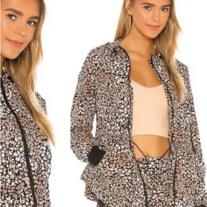 Free People Movement Run Wild Jacket in Leopard Size‎ Medium EUC thumbnail 2