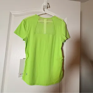 Lululemon Sculpt Cinched Short-Sleeve Shirt NWT Sour Grape Sz 6 retails $78 thumbnail 2