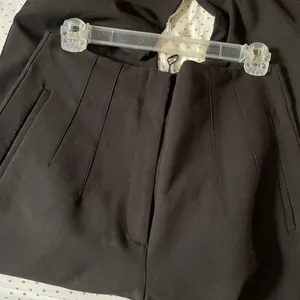 ZARA high waisted pleated pants size large used thumbnail 2