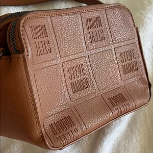 NWOT/ Never Used Steve Madden Tan Embossed Crossbody Bag thumbnail 10