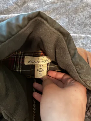 H&M L.O.G.G. (Label of Graded Goods) Women's Diamond Quilted Puffer Vest thumbnail 4