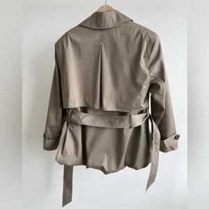 Helsa Short Bubble Hem Trench in Stone S thumbnail 10