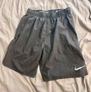 black nike dri-fit shorts thumbnail 1