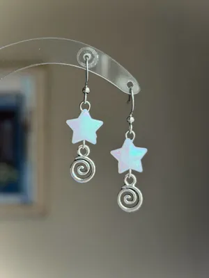 Handmade star & swirl dangle earrings⭐️❤️ thumbnail 2